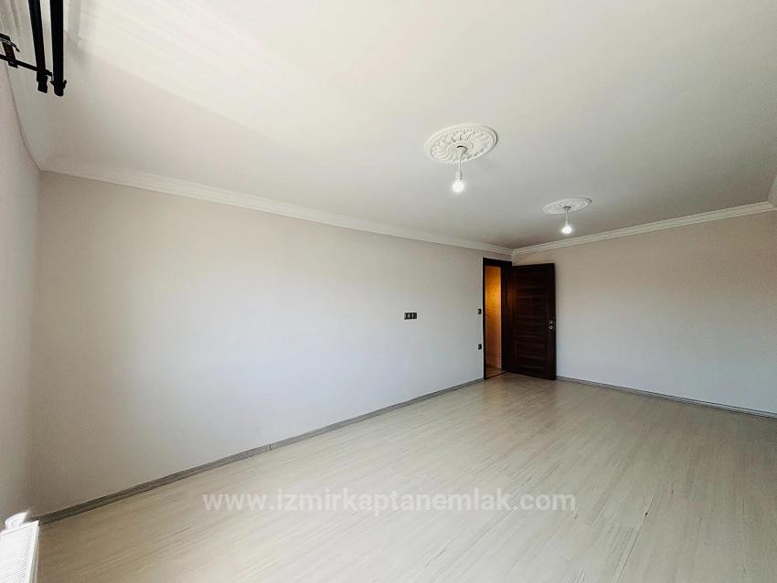 4+2 Maisonette-Wohnung Zum Verkauf Im Stadtteil Turabiye, Seferihisar, Izmir