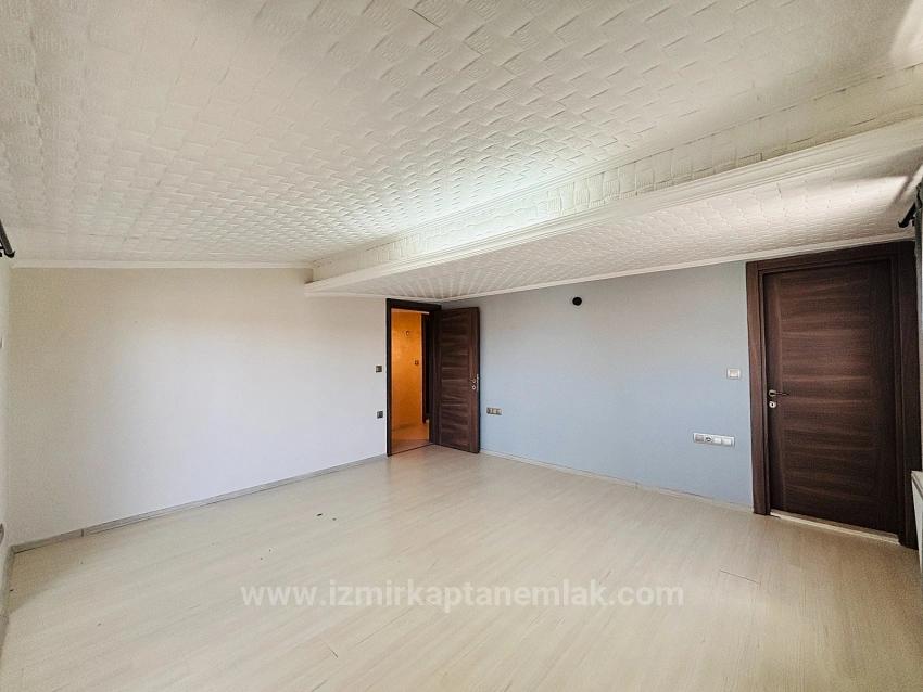 4+2 Maisonette-Wohnung Zum Verkauf Im Stadtteil Turabiye, Seferihisar, Izmir