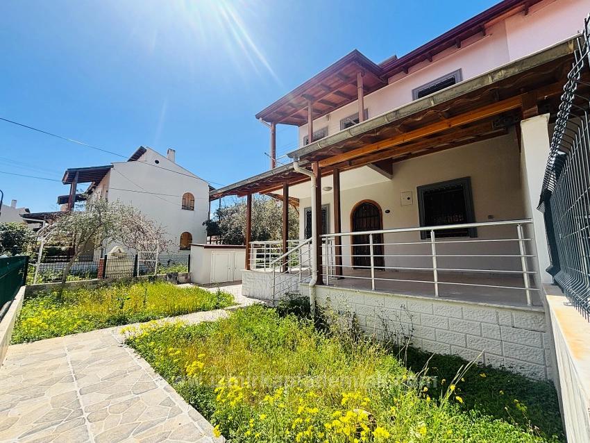 3+1-Zimmer-Villa Zum Verkauf Im Stadtteil Payamlı, Seferihisar, İzmir, 200 M Vom Meer Entfernt, Mit Großem Garten