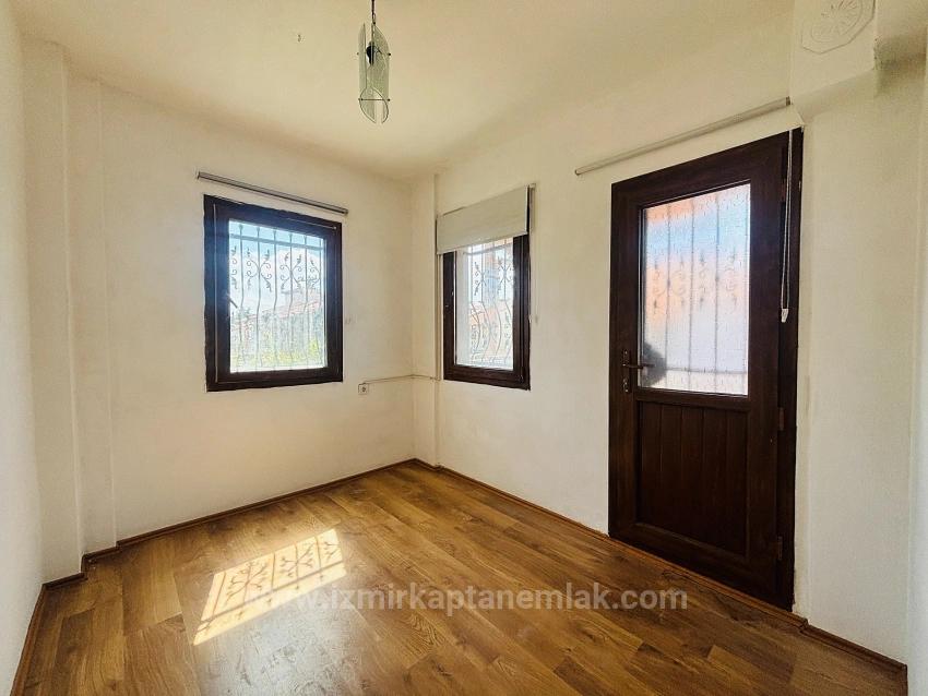 3+1-Zimmer-Villa Zum Verkauf Im Stadtteil Payamlı, Seferihisar, İzmir, 200 M Vom Meer Entfernt, Mit Großem Garten