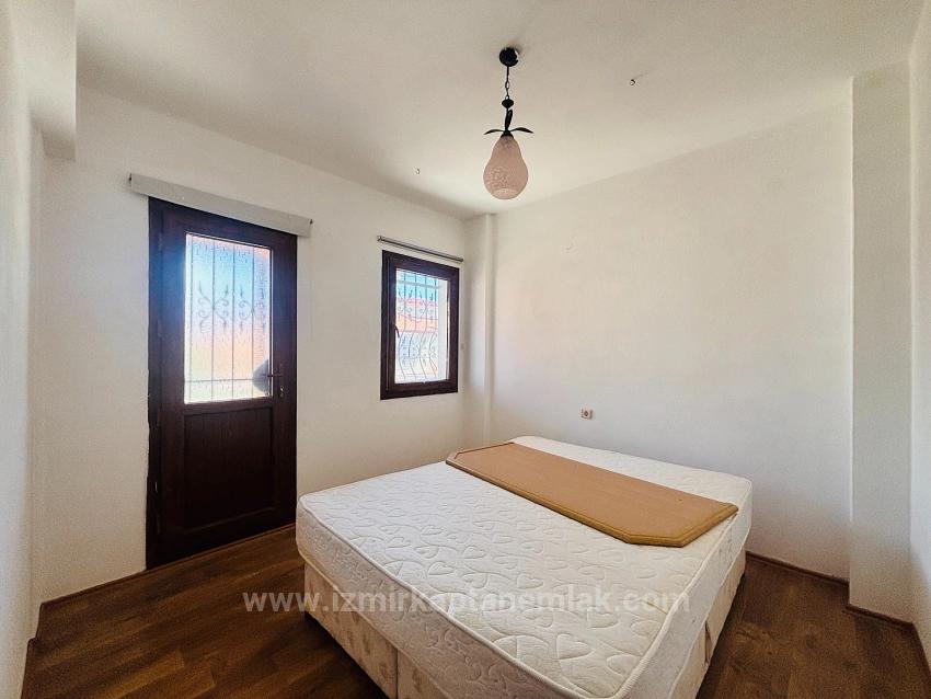 3+1-Zimmer-Villa Zum Verkauf Im Stadtteil Payamlı, Seferihisar, İzmir, 200 M Vom Meer Entfernt, Mit Großem Garten