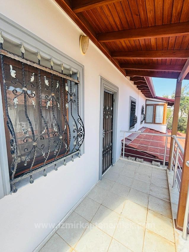 3+1-Zimmer-Villa Zum Verkauf Im Stadtteil Payamlı, Seferihisar, İzmir, 200 M Vom Meer Entfernt, Mit Großem Garten