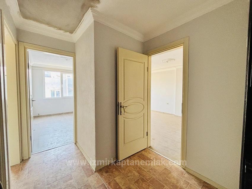 2+1 Wohnung Zum Verkauf In Bengiler, Seferihisar, Izmir, Im Stadtzentrum.