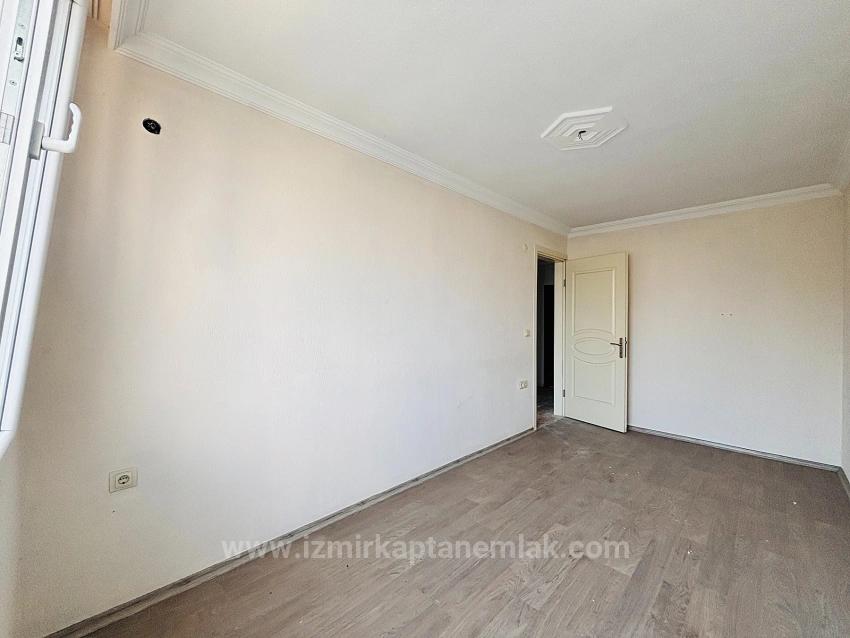 2+1 Wohnung Zum Verkauf In Bengiler, Seferihisar, Izmir, Im Stadtzentrum.