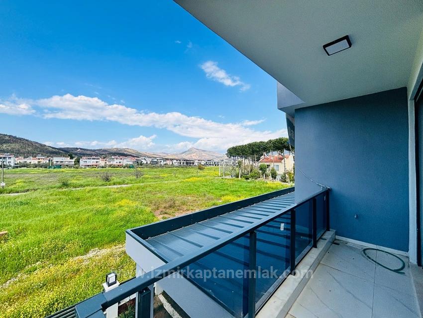 3+1 Villa Mit Großem Garten Zum Verkauf Im Stadtteil Cumhuriyet, Seferihisar, Izmir