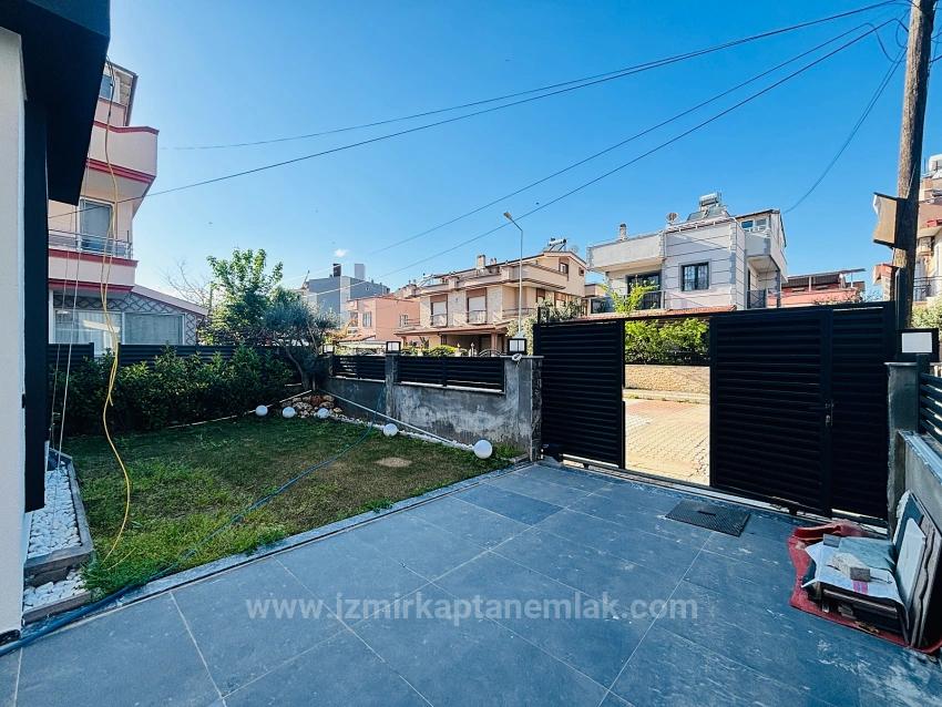 Freistehendes Haus Mit 3+1 Schlafzimmern, Smart-Home-System Und Pool, 100 M Vom Meer Entfernt Im Stadtteil Gümüldür, Menderes, İzmir.