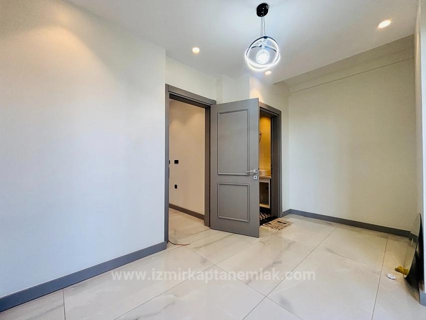 Freistehendes Haus Mit 3+1 Schlafzimmern, Smart-Home-System Und Pool, 100 M Vom Meer Entfernt Im Stadtteil Gümüldür, Menderes, İzmir.