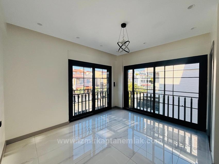 Freistehendes Haus Mit 3+1 Schlafzimmern, Smart-Home-System Und Pool, 100 M Vom Meer Entfernt Im Stadtteil Gümüldür, Menderes, İzmir.