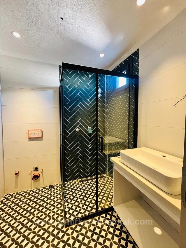 Freistehendes Haus Mit 3+1 Schlafzimmern, Smart-Home-System Und Pool, 100 M Vom Meer Entfernt Im Stadtteil Gümüldür, Menderes, İzmir.