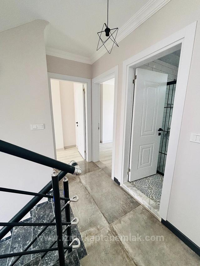 2+1 Maisonette-Villa Im Stadtteil Cumhuriyet, Seferihisar, Izmir