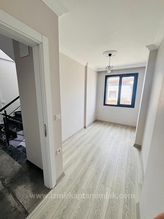 2+1 Maisonette-Villa Im Stadtteil Cumhuriyet, Seferihisar, Izmir