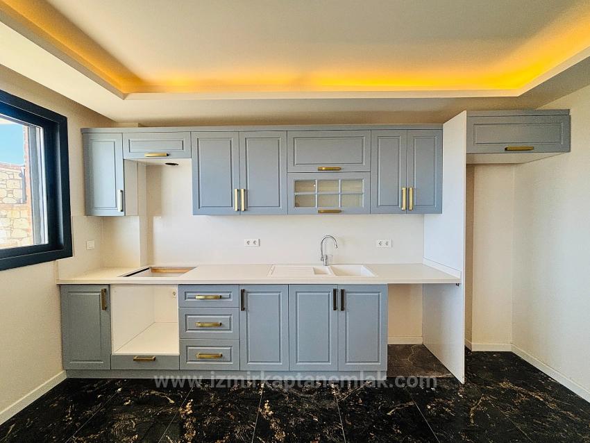 Meerblick, 5+1 Freistehende Triplex-Sommervilla Mit Pool In Akarca, Seferihisar, İzmir