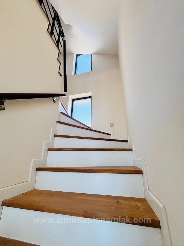 Meerblick, 5+1 Freistehende Triplex-Sommervilla Mit Pool In Akarca, Seferihisar, İzmir