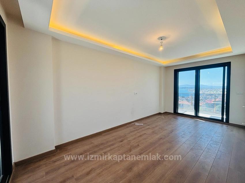 Meerblick, 5+1 Freistehende Triplex-Sommervilla Mit Pool In Akarca, Seferihisar, İzmir