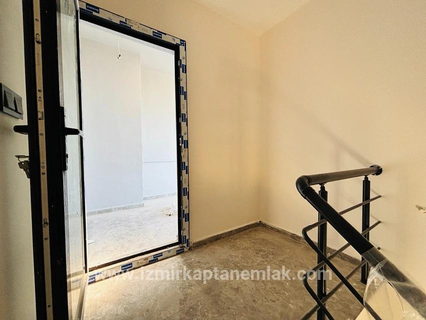 3+1-Zimmer Sommerhaus Zu verkaufen in Cumhuriyet Bz. Seferihisar Doğanbey - 150 m²