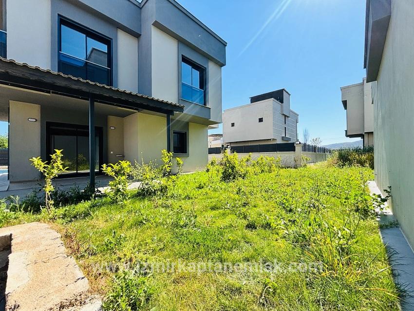 3+1-Zimmer Sommerhaus Zu verkaufen in Cumhuriyet Bz. Seferihisar Doğanbey - 150 m²