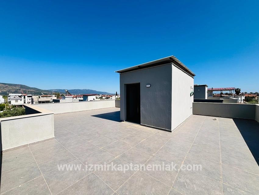3+1-Zimmer Sommerhaus Zu verkaufen in Cumhuriyet Bz. Seferihisar Doğanbey - 150 m²