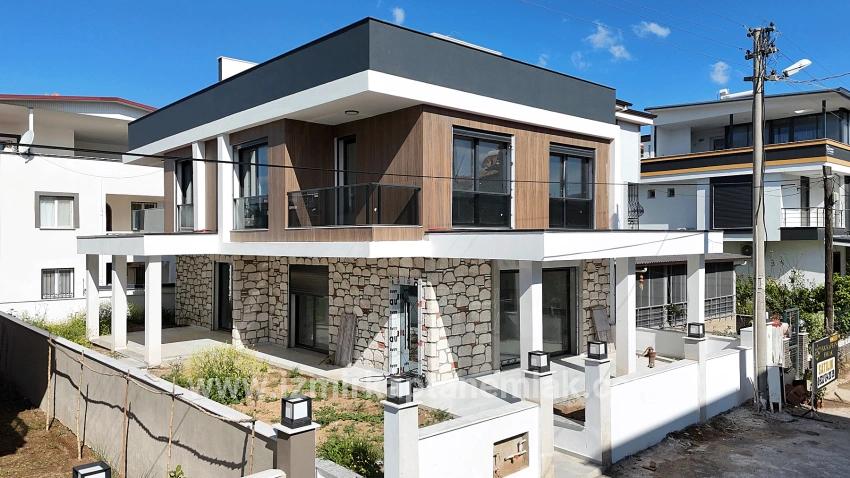3+1-Zimmer Villa Zu verkaufen in Payamlı Bz. Seferihisar Doğanbey - 105 m²
