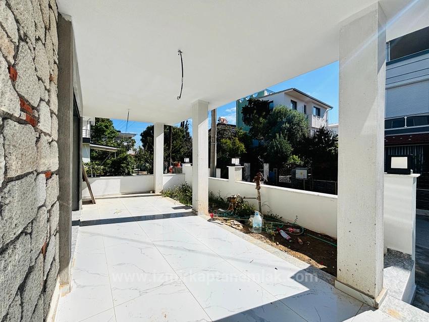 Doppelhaushälfte Zum Verkauf Im Stadtteil Payamlı, Seferihisar, İzmir, 300 M Vom Meer Entfernt, 3+1-Zimmer-Aufteilung.