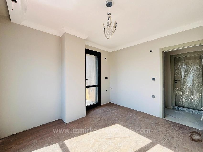 Doppelhaushälfte Zum Verkauf Im Stadtteil Payamlı, Seferihisar, İzmir, 300 M Vom Meer Entfernt, 3+1-Zimmer-Aufteilung.