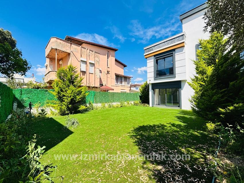 3+1-Zimmer Sommerhaus Zu verkaufen in Payamlı Bz. Seferihisar Doğanbey - 120 m²