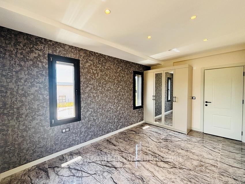 3+2 Ultra-Luxus-Doppelhaushälfte Mit Pool Zum Verkauf Im Viertel Kavakdere, Seferihisar, Izmir