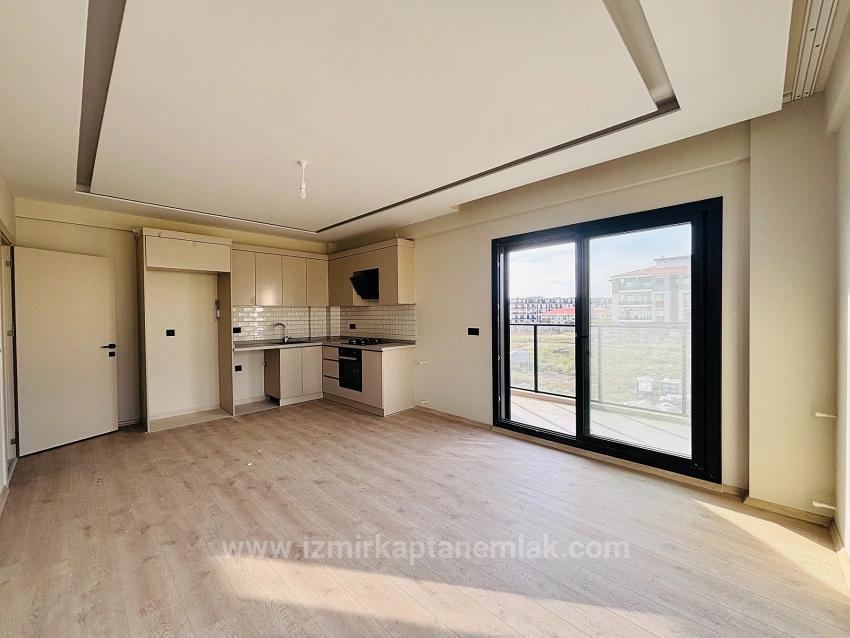 2+1 Mittelgeschosswohnung Zur Miete Im Viertel Çolak İbrahim Bey, Seferihisar, İzmir