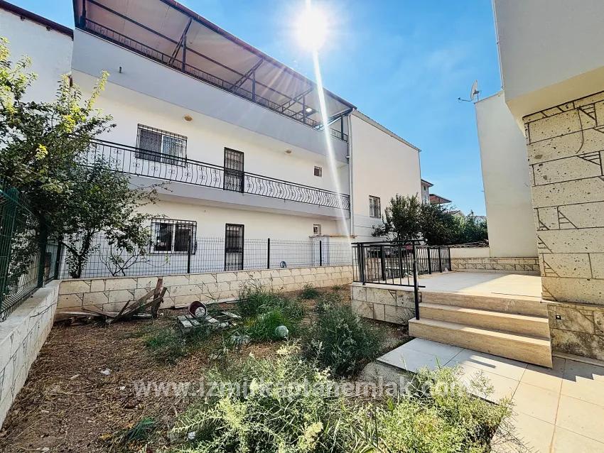 5+1-Zimmer Sommerhaus Zu verkaufen in Cumhuriyet Bz. Seferihisar Doğanbey - 145 m²