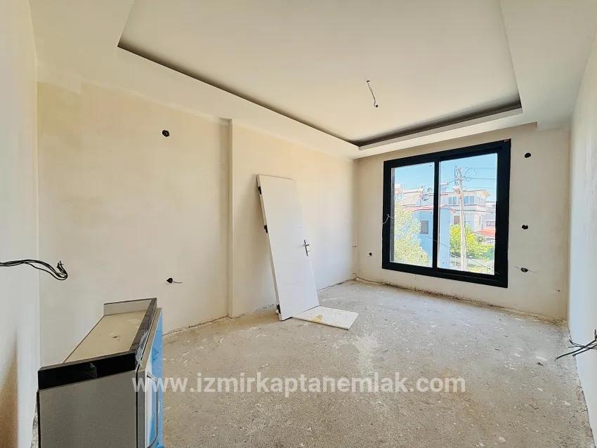 5+1-Zimmer Sommerhaus Zu verkaufen in Cumhuriyet Bz. Seferihisar Doğanbey - 145 m²