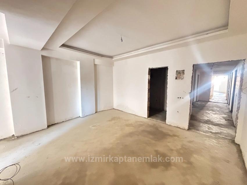 1+1 Mittelgeschosswohnung In Toller Lage In Hıdırlık, Seferihisar, Izmir