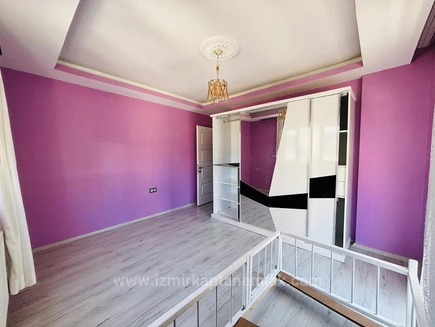 In Seferihisar Çolak İbrahim Bey Mahallesi Befindet Sich Eine Wohnung Mit Separatem Eingang, 2+1 Doppelhaushälfte