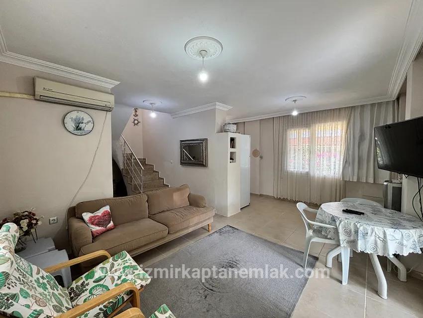 İzmir Seferihisar Cumhuriyet Viertel In 310 m² Innerhalb zu verkaufen 3+1 Doppelhaushälfte Villa