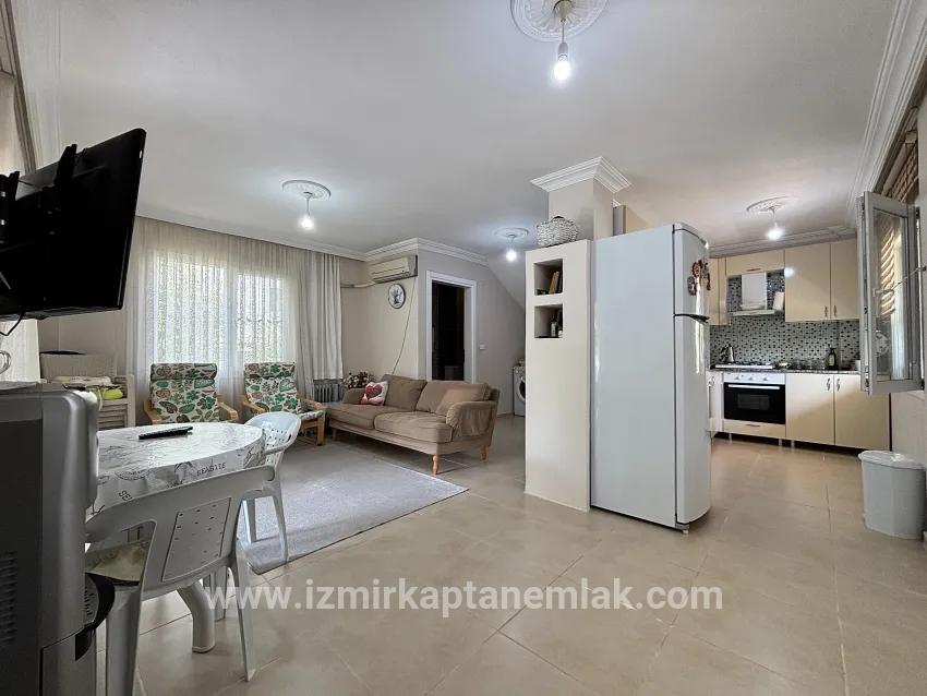 İzmir Seferihisar Cumhuriyet Viertel In 310 m² Innerhalb zu verkaufen 3+1 Doppelhaushälfte Villa