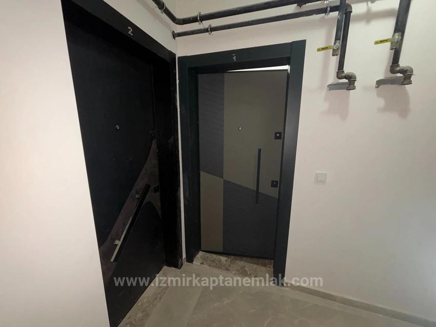 1+1 Wohnung In Toller Lage In Camikebir, Seferihisar, Izmir