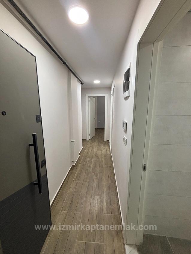 1+1 Wohnung In Toller Lage In Camikebir, Seferihisar, Izmir