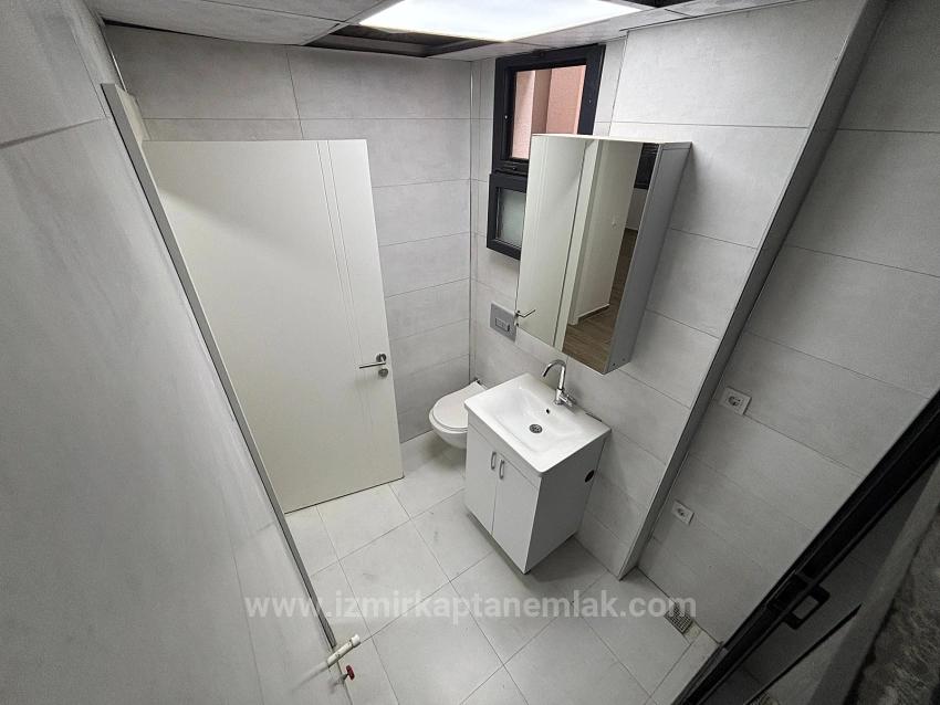 1+1 Wohnung In Toller Lage In Camikebir, Seferihisar, Izmir