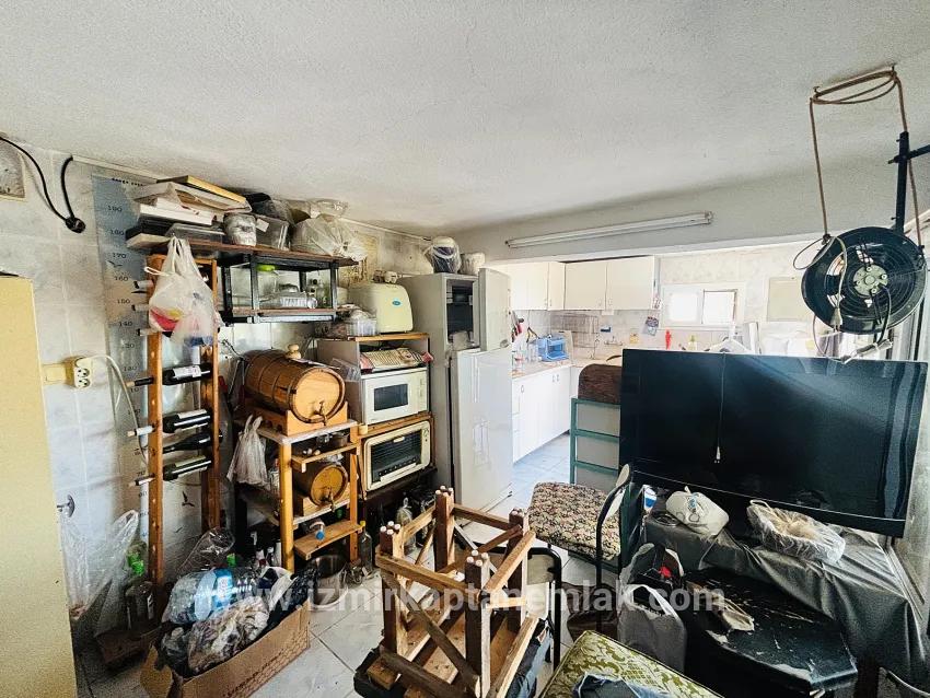 In der İzmir Seferihisar Tepecik Güneşli Kent Sitesi befindet sich eine vollständig mit Meerblick ausgestattete 4+2 zu verkaufende Villa