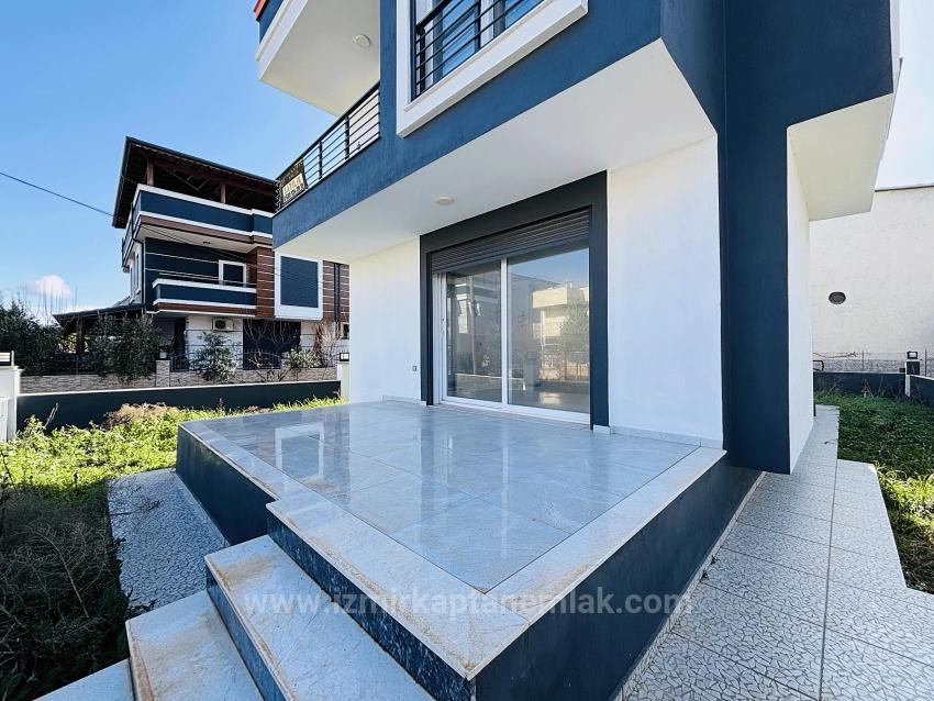 300 M² Große, Freistehende, Brandneue 3+1-Villa Zum Verkauf In İzmir Seferihisar Doğanbey