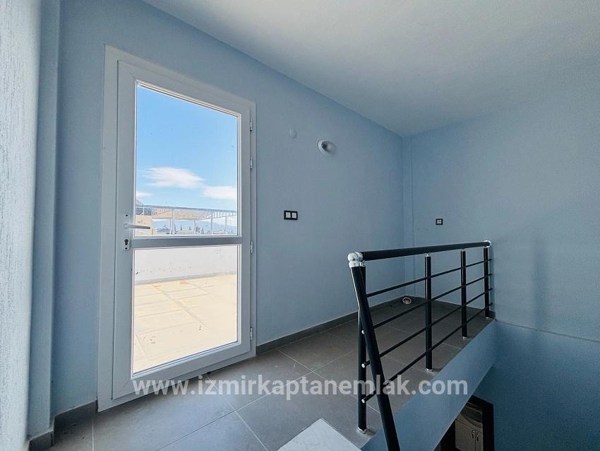 3+1-Zimmer Sommerhaus Zu verkaufen in Cumhuriyet Bz. Seferihisar Doğanbey - 165 m²