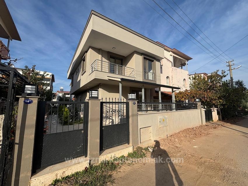 2+1-Zimmer Sommerhaus Zu verkaufen in Payamlı Bz. Seferihisar Doğanbey - 120 m²