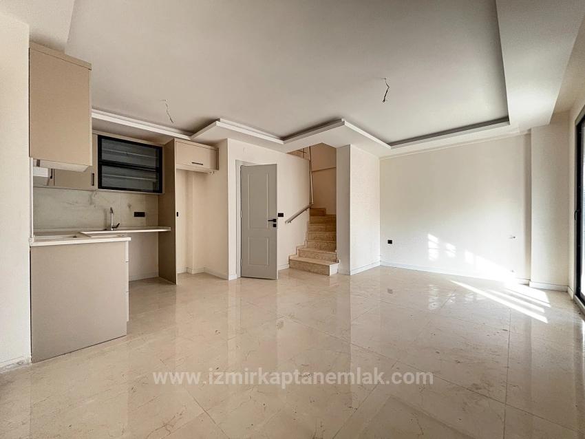 2+1-Zimmer Sommerhaus Zu verkaufen in Payamlı Bz. Seferihisar Doğanbey - 120 m²