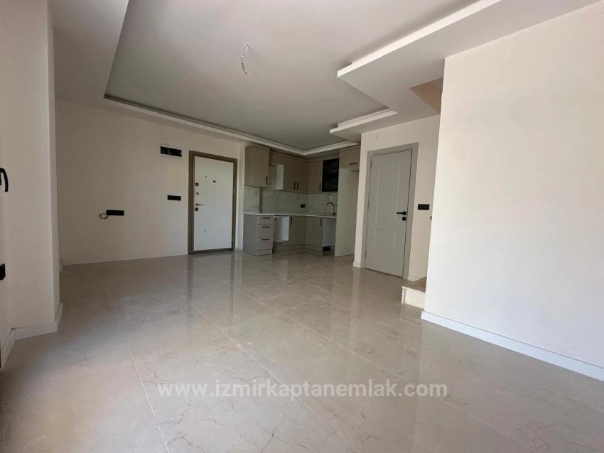 Brandneue 2+1-Villa Zum Verkauf In Wunderschöner Lage In Seferihisar Doğanbey Payamlı