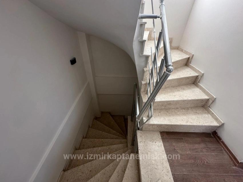 Brandneue 2+1-Villa Zum Verkauf In Wunderschöner Lage In Seferihisar Doğanbey Payamlı