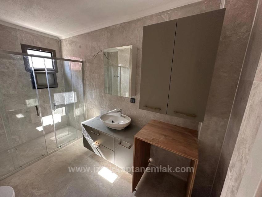 Brandneue 2+1-Villa Zum Verkauf In Wunderschöner Lage In Seferihisar Doğanbey Payamlı