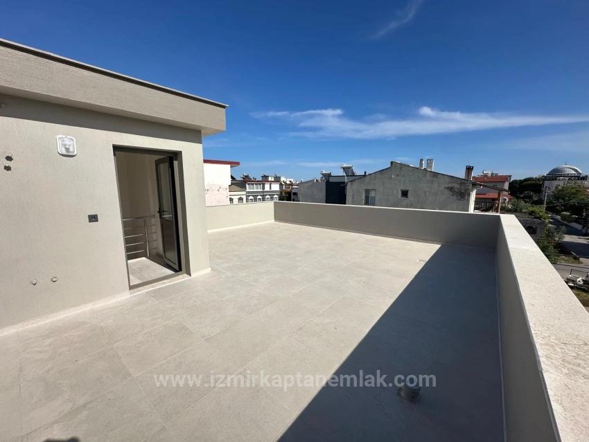 Brandneue 2+1-Villa Zum Verkauf In Wunderschöner Lage In Seferihisar Doğanbey Payamlı