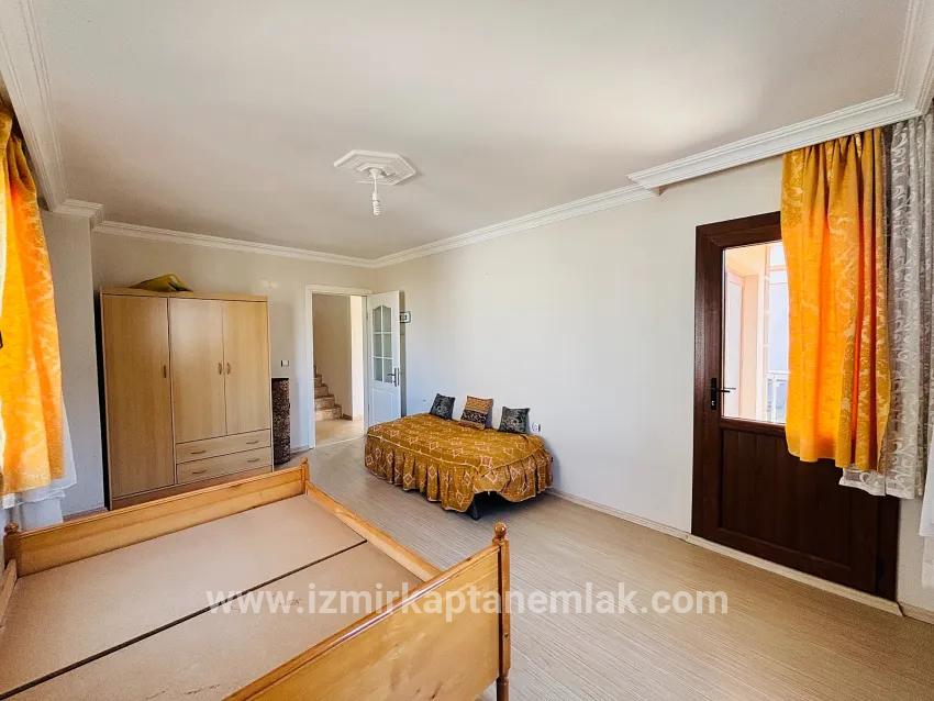4+1-Zimmer Sommerhaus Zu verkaufen in Cumhuriyet Bz. Seferihisar Doğanbey - 160 m²
