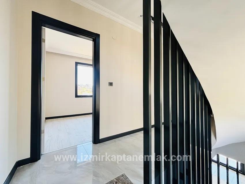 3+1-Zimmer Sommerhaus Zu verkaufen in Atatürk Bz. Seferihisar Doğanbey - 150 m²