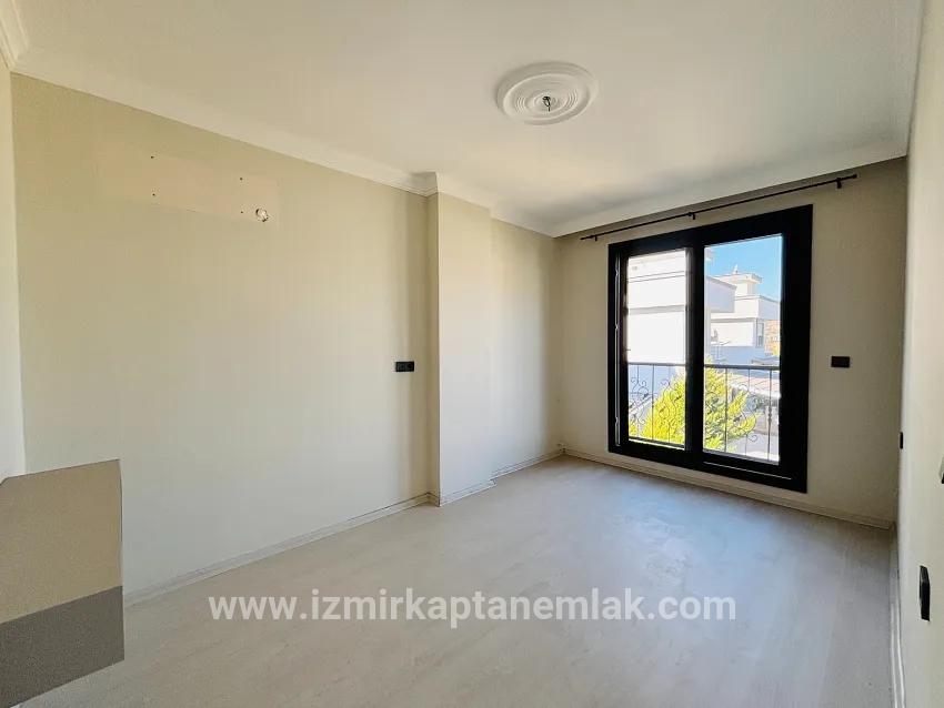 3+1-Zimmer Sommerhaus Zu verkaufen in Cumhuriyet Bz. Seferihisar Doğanbey - 180 m²