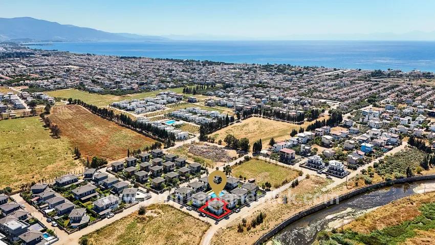 3+1-Zimmer Sommerhaus Zu verkaufen in Cumhuriyet Bz. Seferihisar Doğanbey - 290 m²