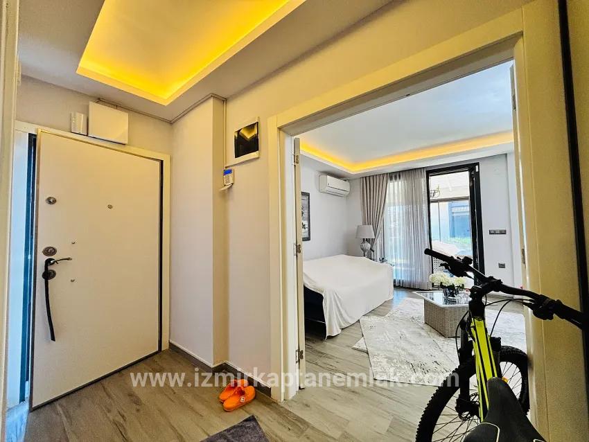 3+1-Zimmer Sommerhaus Zu verkaufen in Cumhuriyet Bz. Seferihisar Doğanbey - 290 m²